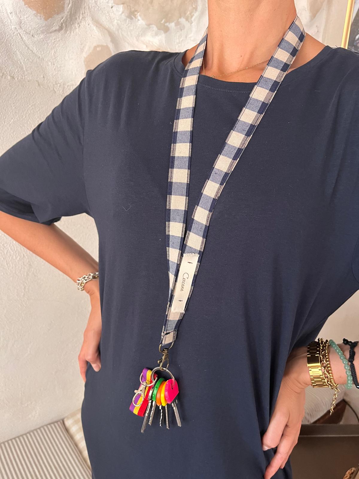 Lanyard de tela artesanal - Imagen 2
